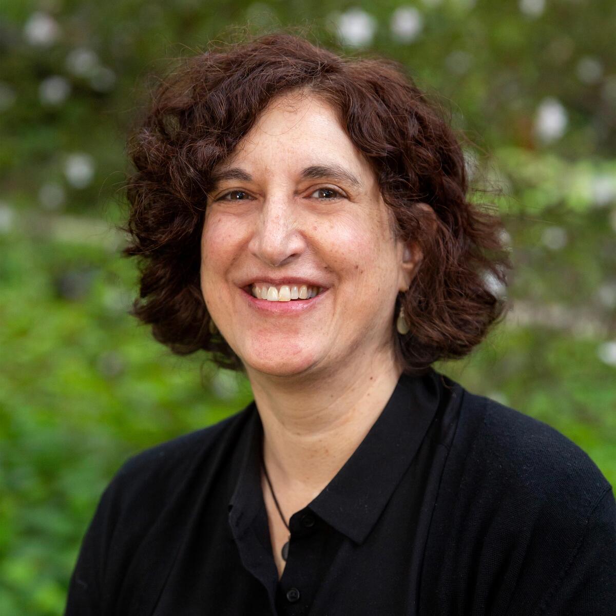 amy scharf headshot