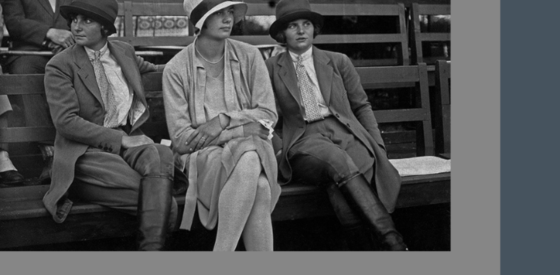 Twin sisters Sally and Ruth Katz (left and right) as spectators at Polo Week in Berlin-Frohnau in 1928